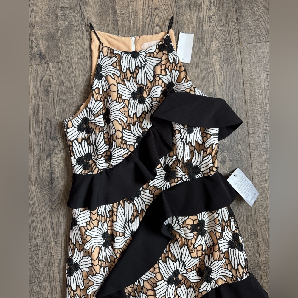 Keepsake The Label Break Free Lace Midi Dress- NWT- Large - Picture 5 of 9